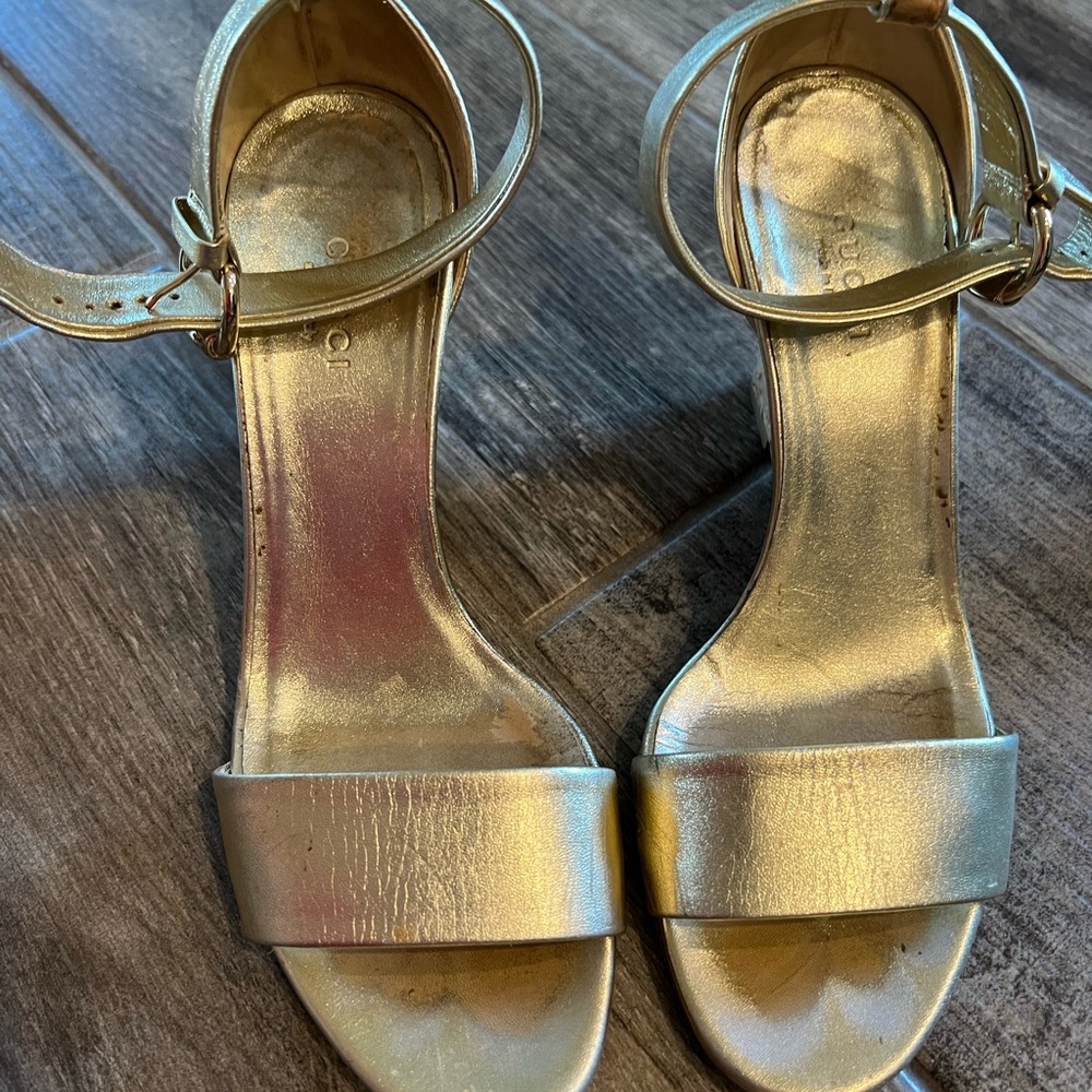 Authentic Gucci wedges size 6B